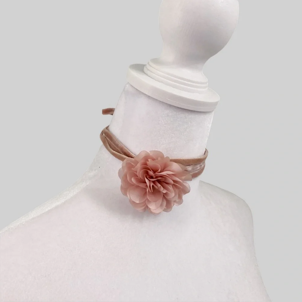 ᴇᴜᴄ ᴠᴇʟᴠᴇᴛ ᴡʀᴀᴘ ꜱᴇʟꜰ-ᴛɪᴇ ᴄᴀᴍɪʟʟɪᴀ ꜰʟᴏᴡᴇʀ ᴄʜᴏᴋᴇʀ - Picture 9 of 13